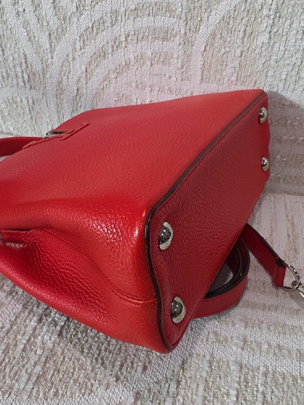 Louis Vuitton Red Capucines BB Leather Top-Handle Satchel with Strap - Picture 6 of 13
